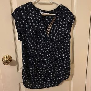 Short sleeve blouse (or capped sleeve)